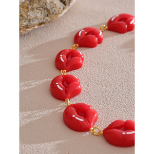 قلادة على الموضة من jinji على الطراز الأبيض من الراتنج سلسلة شفاه حمراء من الفولاذ المقاوم للصدأ قلادة قلادات - Product Image 3