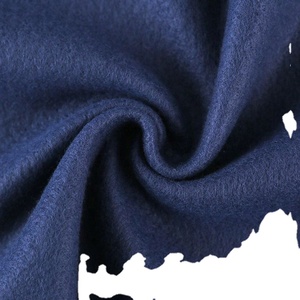 Manta de Forro Polar Personalizada con Correa de Transporte - Acogedora, Portátil e Ideal para Aventuras al Aire Libre o Viajes - Product Image 3