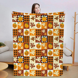 ผ้าห่มลายใยแมงมุมนุ่มฟู ขนาด 50x60 ซม. ลายค้างคาว ฟักทองฮาโลวีน ผลิตจากโพลีเอสเตอร์ 100% ปลอดภัยต่อผิว เหมาะสำหรับงานปาร์ตี้ โซฟา เตียงนอน ห้องนั่งเล่น - Product Image 1