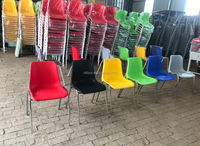 Chaise de conférence et d'événement en plastique OK-505C avec structure en acier chromé, empilable pour les conférences