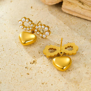 Boucles d'oreilles pendantes en forme de cœur avec nœud en perle ton or avec accents de perles délicates Boucles d'oreilles pendantes à la mode Grand cadeau pour ses anniversaires - Product Image 5