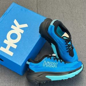 Chaussures de course personnalisées avec logo, semelle souple, design absorbant les chocs et respirant, chaussures de marche tendance pour l'extérieur - Product Image 1