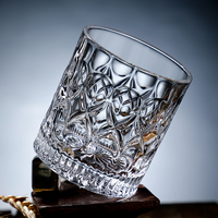 Verres à whisky en verre, design minimaliste subtilement luxueux et esthétiquement plaisant, capacité 101-200 ml, sensation premium