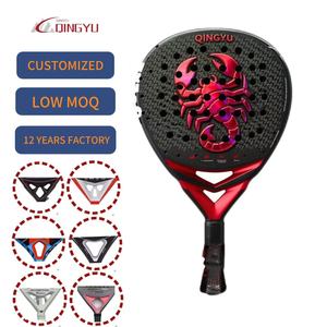 Fabricant <span class=keywords><strong>de</strong></span> matériel sportif Qingyu, <span class=keywords><strong>raquette</strong></span> <span class=keywords><strong>de</strong></span> padel personnalisée, fibre <span class=keywords><strong>de</strong></span> carbone 12K, <span class=keywords><strong>raquette</strong></span> <span class=keywords><strong>de</strong></span> padel professionnelle, palas <span class=keywords><strong>de</strong></span> padel, raquettes <span class=keywords><strong>de</strong></span> padel - Product Image 1