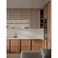 Meuble de cuisine professionnel tout-en-un, finition bois couleur noyer, style Shaker, avec placage en bois rainuré et accessoires