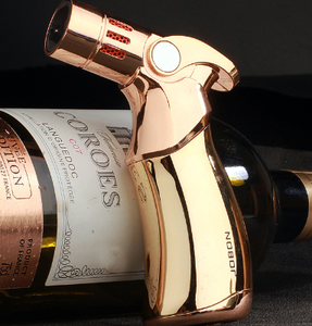 Pistola de encendedor de cuatro antorchas moderna, espray a prueba de viento para barbacoa y cigarros, conveniente para uso diario - Product Image 1