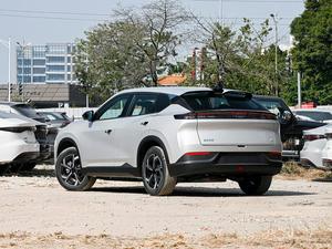 Dongfeng Fengshen L7 2026, SUV Elettrico a 5 Porte e 5 Posti, Auto Elettrica Cinese a Basso Prezzo, Autonomia 501-600km, Batteria al Litio-<span class=keywords><strong>Ferro</strong></span> - Product Image 5
