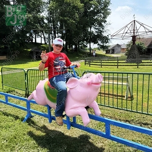 Course de cochon à propulsion humaine avec piste pour parcs d'attractions extérieurs, terrains de jeux familiaux et zones de divertissement - Product Image 3