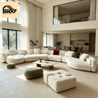 Canapé modulaire en bouclette moderne, design incurvé, coussins texturés moelleux, salon, appartement, villa, intérieurs