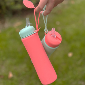 OUYADA 맞춤 로고 친환경 휴대용 접이식 어린이 헬스 스포츠 스퀴즈 여행용 접이식 실리콘 물병 - Product Image 3