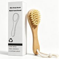 Brosse corporelle portable mini à long manche en fibres de sisal naturelles, brosse de douche exfoliante multi-usage avec corde de suspension