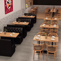 Ensemble table et chaises de restaurant de qualité commerciale, banquette en cuir noir capitonné, table en bois et chaises pour bistro, café, restauration rapide