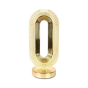 Lámpara de Mesa LED Transparente Pequeña con Forma de Pista de Carreras, de Hierro Forjado Dorado de Lujo, con Carga USB, Suministro Inmediato - Product Image 1