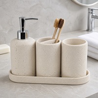Ensemble d'organisateurs de salle de bain en résine texturée imitation travertin CF, antidérapant, avec distributeur de savon, porte-brosse à dents et plateau pour gobelets