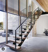 Escaliers modernes à double quille de qualité supérieure pour escalier Mono Stringer visible en bois moderne d'intérieur pour Villa