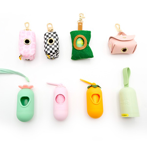 Özel baskı ve Logo köpek kaka torbası tutucu köpek Pet atık torbası kutusu deri silikon Poop çanta taşıyıcı metal donanım ile - Product Image 1