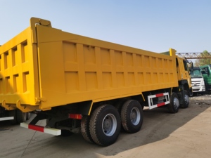 Sinotruck usado Howo 8x4 Euro2 12 ruedas 70T Capacidad de servicio pesado Buena calidad precio barato Minería Volquete Howo Camiones volquete - Product Image 4