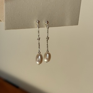 Boucles d'oreilles pendantes longues et délicates en argent pur S925 avec design de perle brisée, style rétro exquis pour femmes - Product Image 5