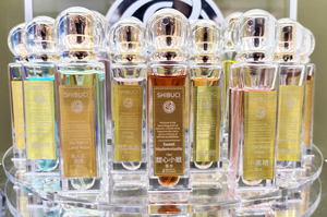Parfum de poche personnalisé 12 ml, bouchon rond transparent, parfum de voyage pour <span class=keywords><strong>le</strong></span> corps, longue durée, unisexe - Product Image 4
