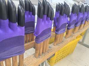 Venta al por mayor de guantes de jardín con Garras Negras-Guantes de seguridad resistentes al desgaste para jardinería, plantación, excavación, guantes de seguridad recubiertos de goma para macetas de flores - Product Image 6