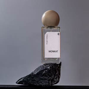 Elegante Perfume Floral Unisex en Spray Eau de Parfum de 50 ml, Fragancia Fresca y Duradera para Hombres y Mujeres - Product Image 4