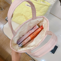 Tas Tote Quilted Puffy Custom Motif Bunga, Tas Selempang Cloud Berlapis Empuk, Tas Tangan Bahan Nilon Katun Lembut untuk Wanita Gaya Korea