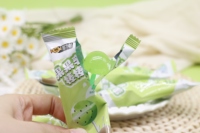 Caramelos Duros Esféricos de Jugo Lácteo, Semilla de Chía y Kiwi, Envueltos Individualmente, Venta al Por Mayor, OEM, ODM