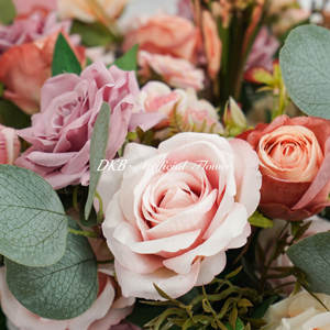 Una corona di seta artificiale di lusso che fa fiori fiori decorativi di nuovo design popolare - Product Image 4