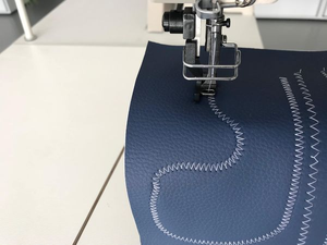 จักรเย็บผ้าแบบวงกลมซิกแซก2จุดแบบเข็มแบนเข็มเดี่ยวสีทอง<span class=keywords><strong>2450N</strong></span> เย็บเว็ทสูทรองเท้าผ้าใบกันน้ำ - Product Image 4