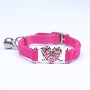Venta al por mayor Collares de gato Corazón Diamante Ajustable Collar de gato de terciopelo con campana - Product Image 6