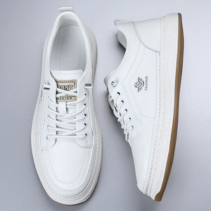 Zapatillas deportivas blancas casuales para hombre, modernas, con suela de goma y tacón plano, para el tiempo libre. - Product Image 3