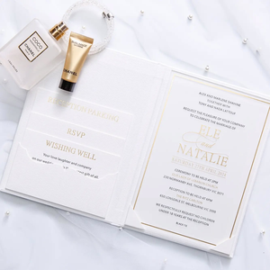 Invitaciones DE BODA texturizadas personalizadas, libro en folio de tapa dura, tarjetas de acrílico esmerilado con impresión de lámina dorada y bolsillo acanalado - Product Image 1