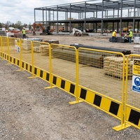 Panneaux de clôture temporaire en acier durable pour chantier de construction à Singapour, clôture de sécurité portable en maille jaune haute visibilité, protection périmétrique