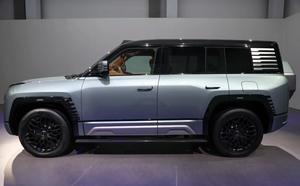 2023 En stock Nouveau BYD YangWang U8 SUV 4WD Voitures hybrides de luxe et puissantes 2024 Véhicules à grande vitesse New Energy Auto made in China - Product Image 4