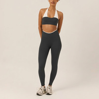 Ensemble de yoga pour femmes : Soutien-gorge de sport à bretelles croisées et dos nu, short taille haute et leggings – 2 couleurs, en nylon et élasthanne, vêtements de sport en gros