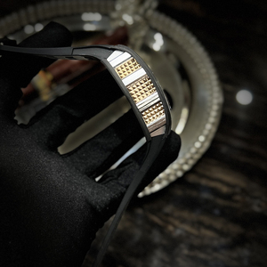 นาฬิกาข้อมือรุ่นลิมิเต็ดอิดิชั่น "Devil's Horn" <span class=keywords><strong>ค</strong></span>าร์บอนไฟเบอร์ สไตล์ร็อ<span class=keywords><strong>ค</strong></span> รุ่นทัวร์บิลยอง "นิ้วทองคำ" หรูหราที่สุด RM 66 - Product Image 2