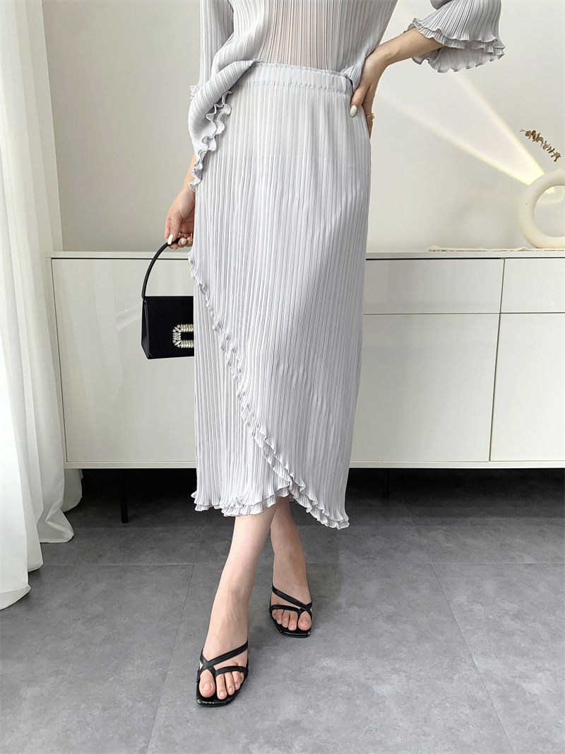Light gray-skirt