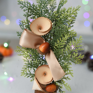 Décorations d'arbre de Noël de table en pot Mini pin artificiel de 20 pouces idéal pour la décoration de bureau ou de table de vacances - Product Image 4