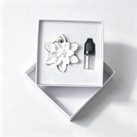 Diffuseur de parfum en plâtre céramique artisanal de luxe en forme de fleur, désodorisant suspendu pour voiture et armoire