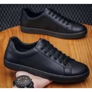 รองเท้าผ้าใบผู้ชายสีดำแบบสวมลำลอง เหมาะสำหรับเดินและเล่นสเก็ตบอร์ด - Product Image 4