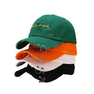 หมวกเบสบอลแบบไม่มีโครง ปักโลโก้ด้วยเทคนิคฟล็อกกิ้ง 6 แผง สไตล์สปอร์ต ลำลอง แฟชั่นสตรีท พร้อมตัวอักษรและห่วงเหล็กแบบกำหนดเอง ขายส่ง - Product Image 1