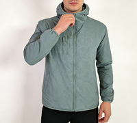 Veste d'extérieur personnalisée pour homme, imperméable, coupe-vent, col montant, fermeture éclair, longue, respirante, grande taille, poches latérales, à capuche, sur mesure OEM ODM