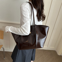 Nouveau sac fourre-tout en cuir PU verni grande capacité pour femme, sac à main de créateur tendance pour le travail, le quotidien, sac de luxe décontracté