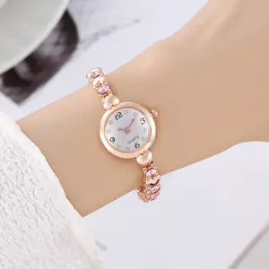 Montre à quartz pour femmes bracelet en alliage perlé pour dames vente en gros