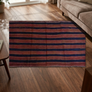 Tapis Kilim authentique Sanandaj vintage fait main, unique en son genre, multicolore, en laine et coton naturels, 3'8 x 2'2 - Product Image 3