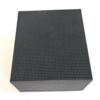 1. 	 Catalyseur à nid d'abeilles en cordierite à haute efficacité pour l'élimination du CO, utilisé pour traiter le monoxyde de carbone dans les gaz de combustion