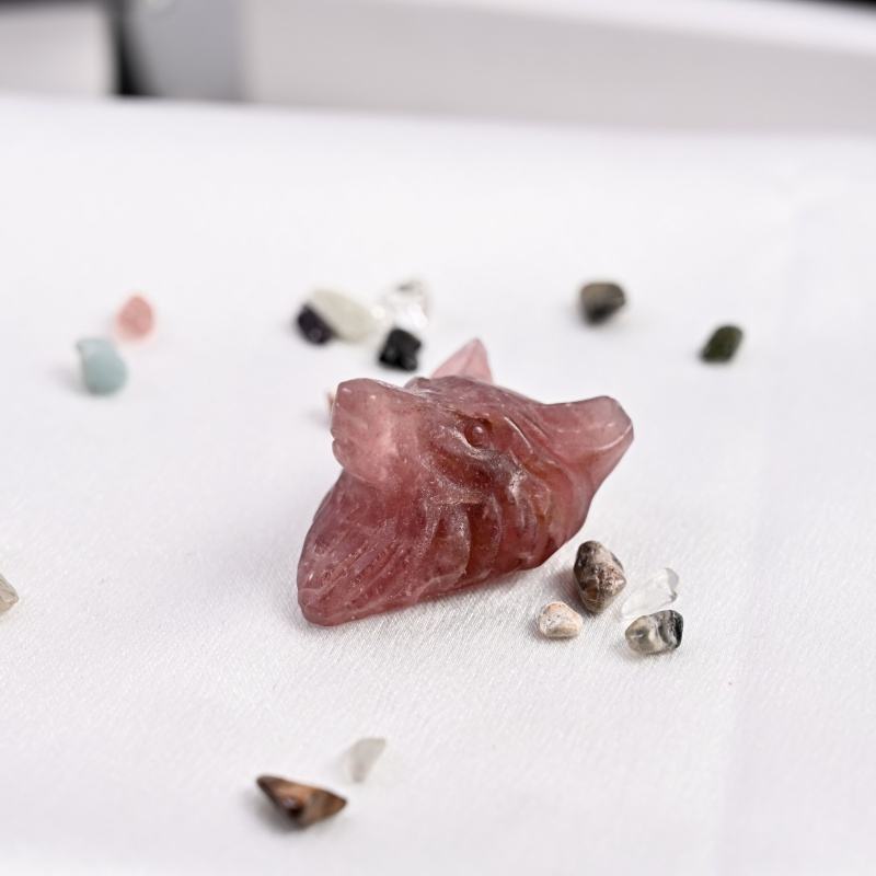 Cabeza de lobo de cuarzo fresa roja