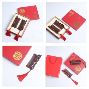 ชุดหวีแต่งงานจีน ของขวัญงานเลี้ยงฉลองสมรส หวีไม้จันทน์แดงลายมังกรและนกฟีนิกซ์พร้อมกล่องของขวัญลายมงคลคู่ - Product Image 5