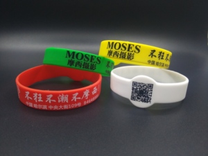 Уникальный Силиконовый браслет с <span class=keywords><strong>QR</strong></span>-кодом для рекламы, подарочные резиновые браслеты с штрих-кодом - Product Image 3