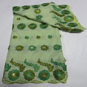 Tissu en dentelle brodée 3D en voile 100 % polyester écologique soluble dans l'eau avec sequins pour robe de soirée africaine pour femmes - Product Image 1